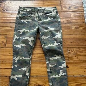 GAP Camouflage True Skinny Pants